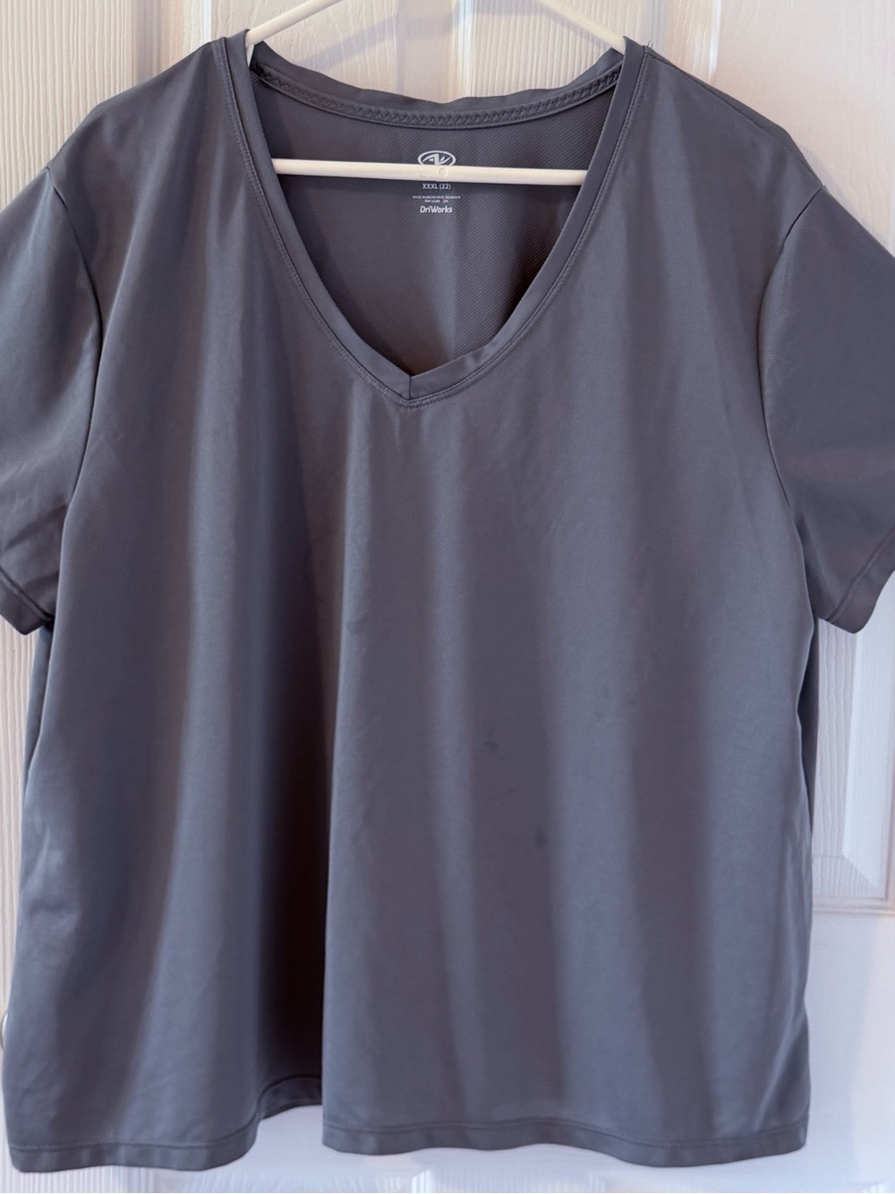 Athletic Works Gray Short-Sleeve V-Neck Tee